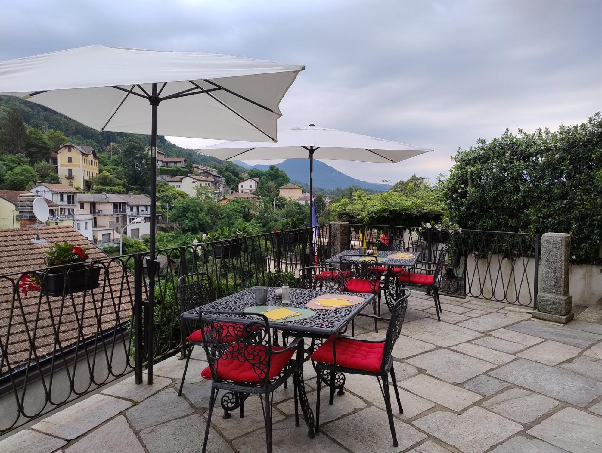 Guesthouse Giulietta E Romeo Cossogno Exterior foto